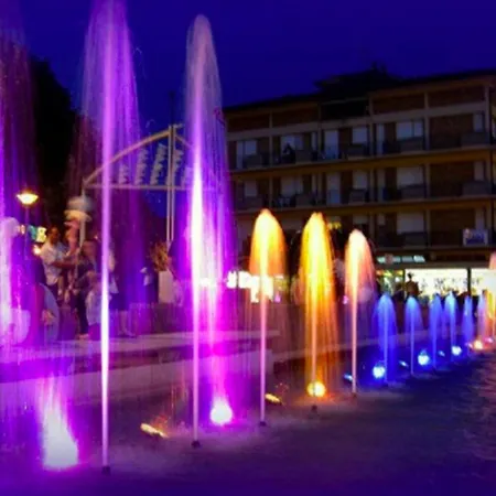 Spacious And Bright Flat With Swimming Pool - Beahost Apartment *