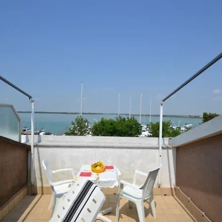 Spacious And Bright Flat With Swimming Pool - Beahost