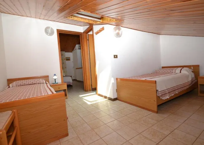 Spacious And Bright Flat With Swimming Pool - Beahost Апартаменты