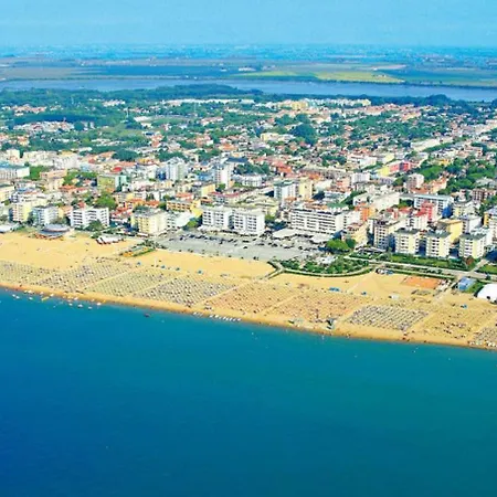 Spacious And Bright Flat With Swimming Pool - Beahost