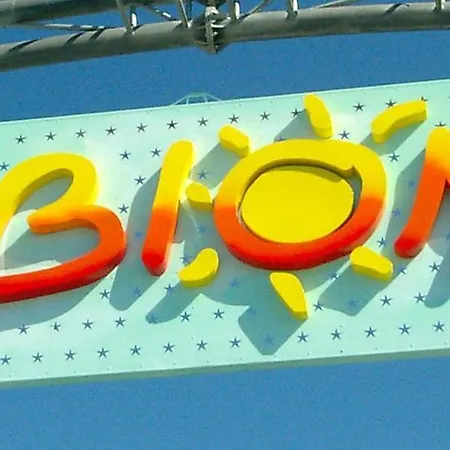 Spacious And Bright Flat With Swimming Pool - Beahost