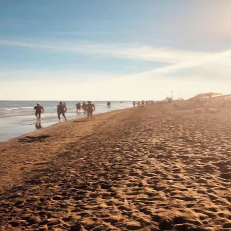 Διαμέρισμα Spacious And Bright Flat With Swimming Pool - Beahost