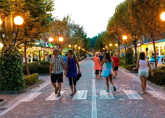 Spacious And Bright Flat With Swimming Pool - Beahost Bibione